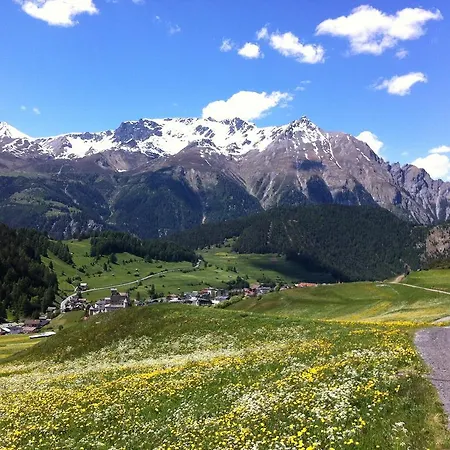 Alpin Art & Naudererhof Superior Отель Наудерс