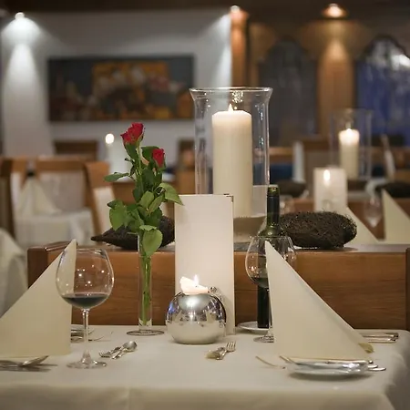 Alpin Art & Naudererhof Superior Hotel 4*