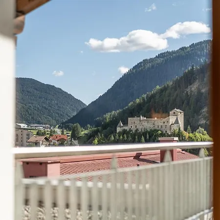 Alpin Art & Naudererhof Superior Hotel 4*
