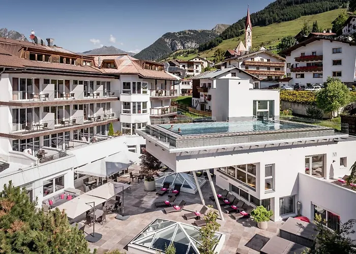 Ξενοδοχείο Alpin Art & Naudererhof Superior 4*